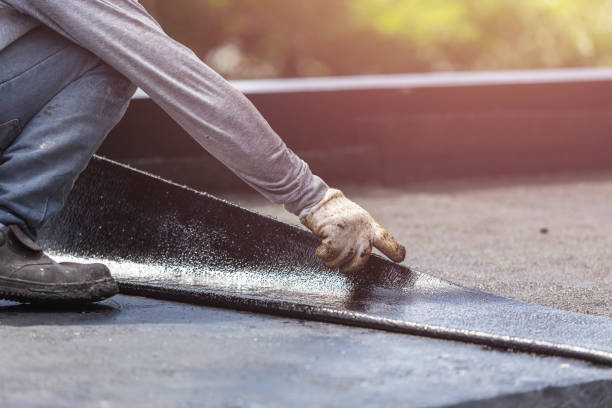 Professional Vapor Barrier Installation technician working in Fulton, MI